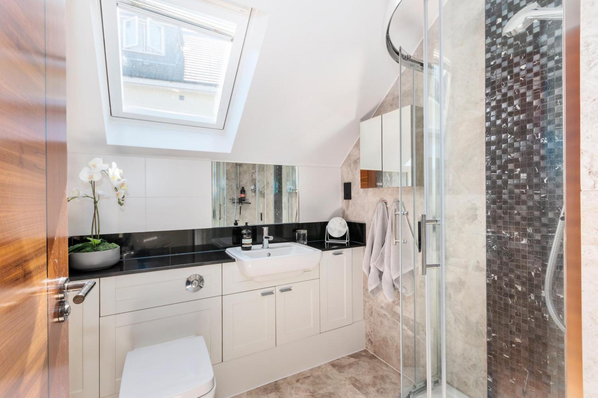 Ferienwohnung Weybridge - 2 Bed - Parking Exterior foto